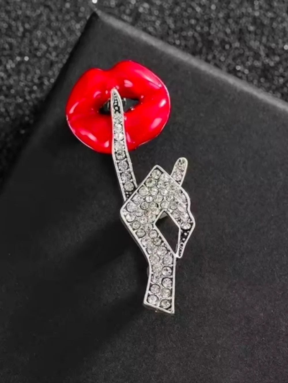 Red Lip & Crystal Hand Brooch - Picture 2 of 4